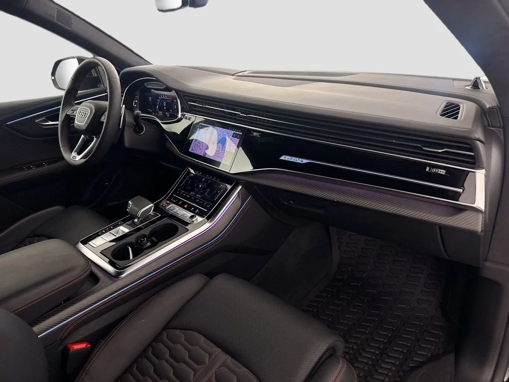 Used 2024  Audi 4.0T image 32