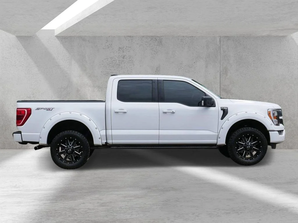 Used 2022 White Ford XLT image 2