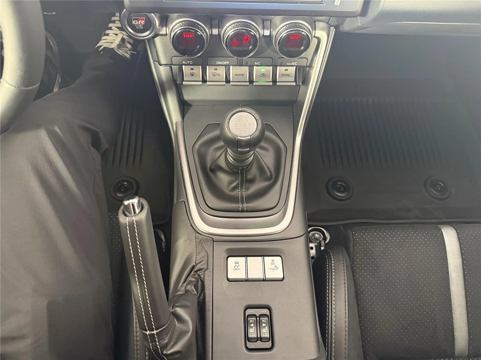 2025 Toyota GR86 Premium - Photo 7
