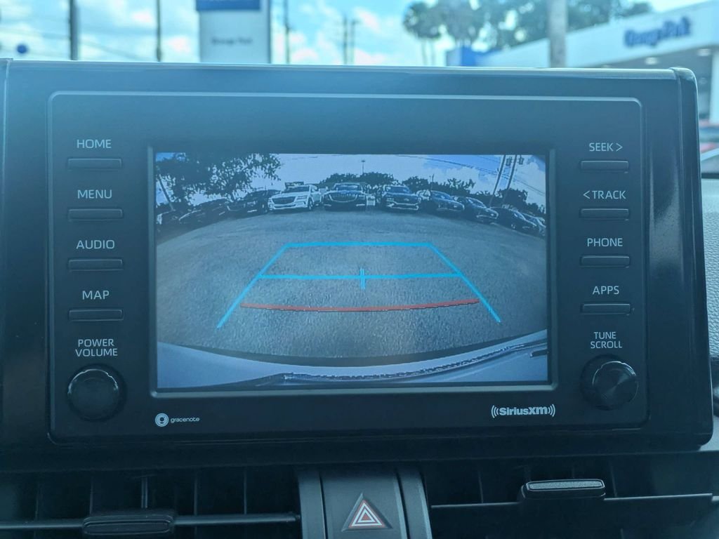 Used 2020 White Toyota XLE image 21