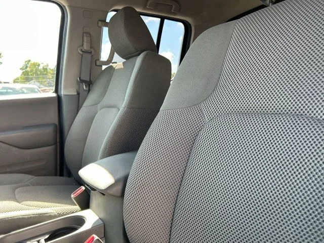 2015 Nissan Frontier SV - Photo 30