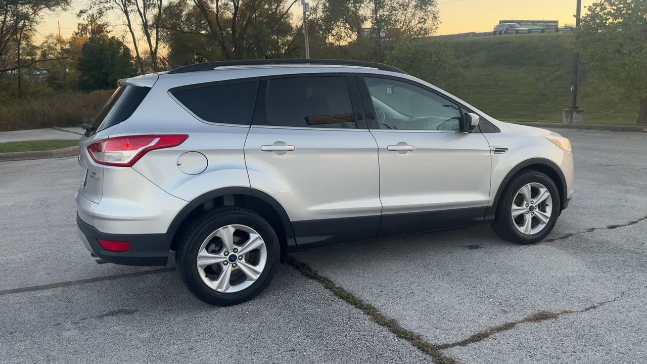 2016 Ford Escape SE photo 2