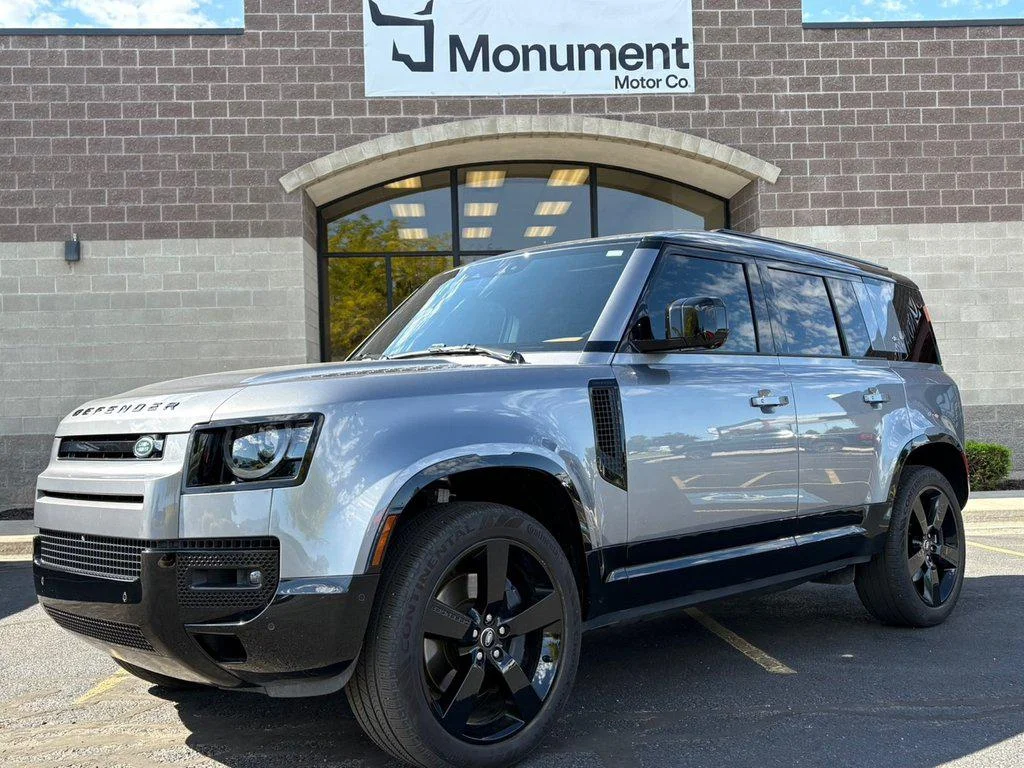 2024 Land Rover Defender 110 X-Dynamic SE P400's photo