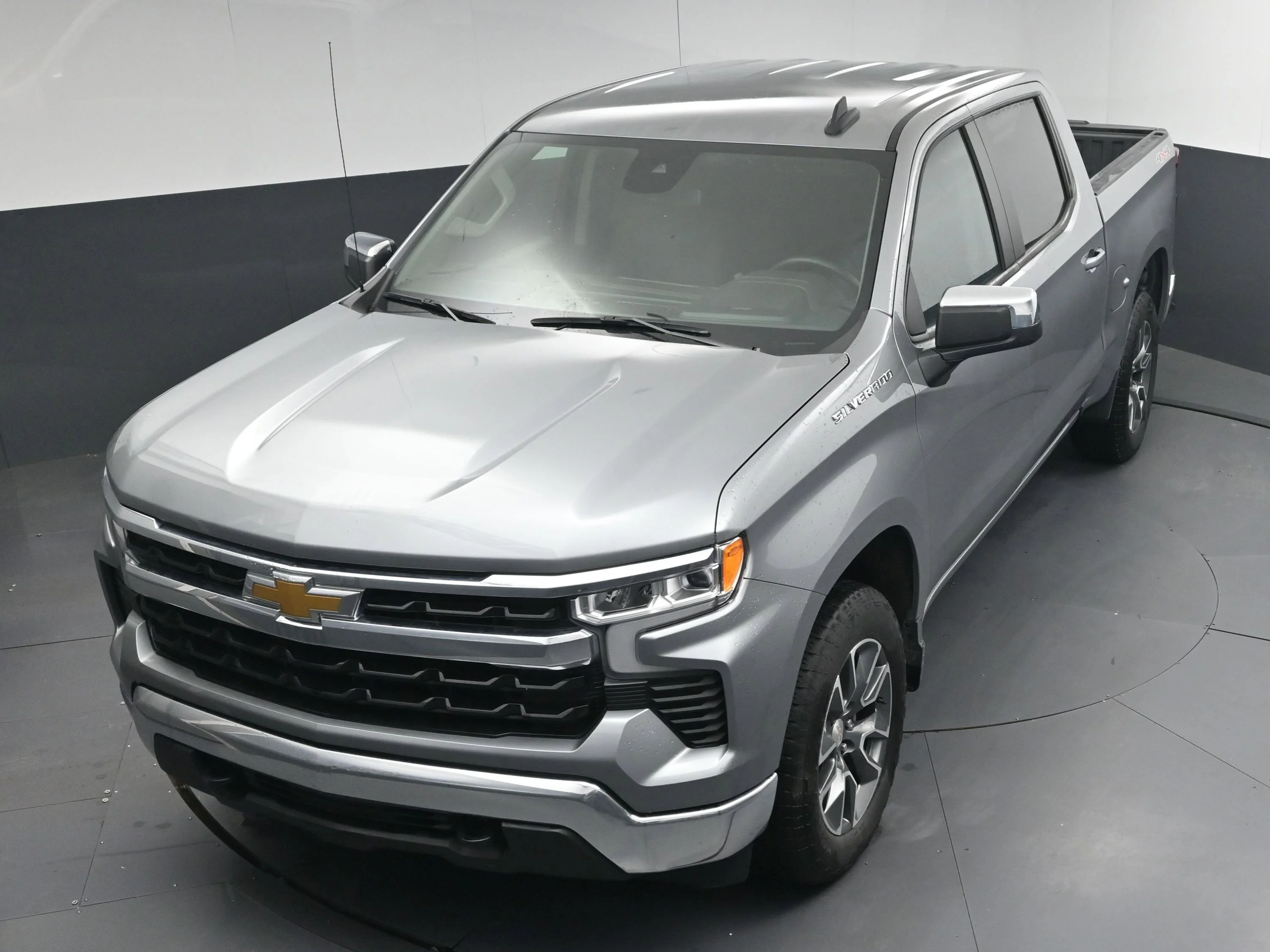 Used 2024 Sterling Gray Metallic Chevrolet LT image 29