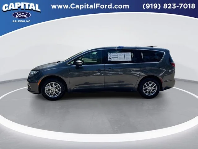 Used 2023 Gray Chrysler Touring L image 5