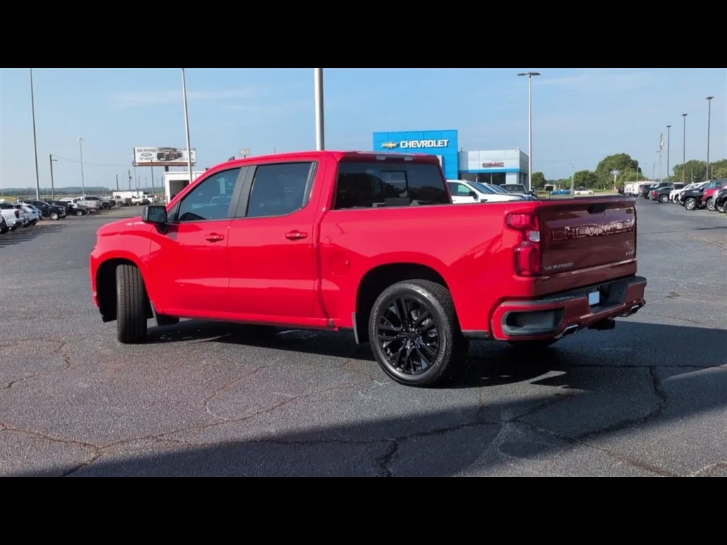 Used 2019 RED HOT Chevrolet RST image 6