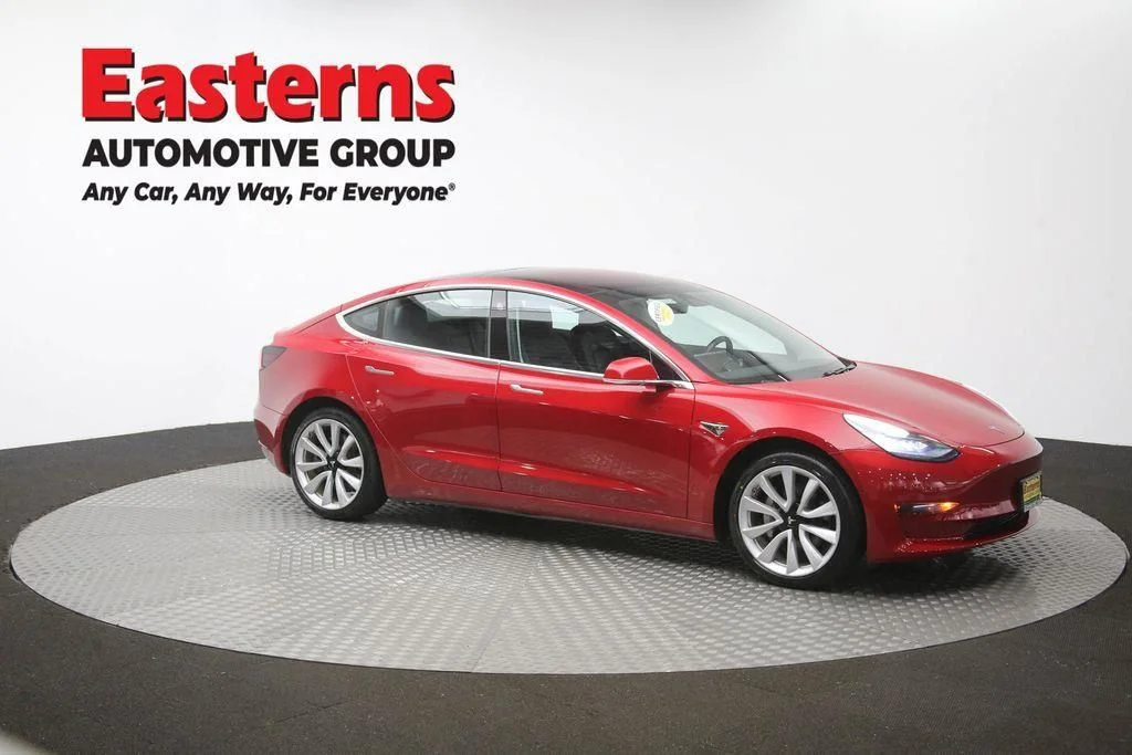 Used 2018 Red Tesla Long Range image 44