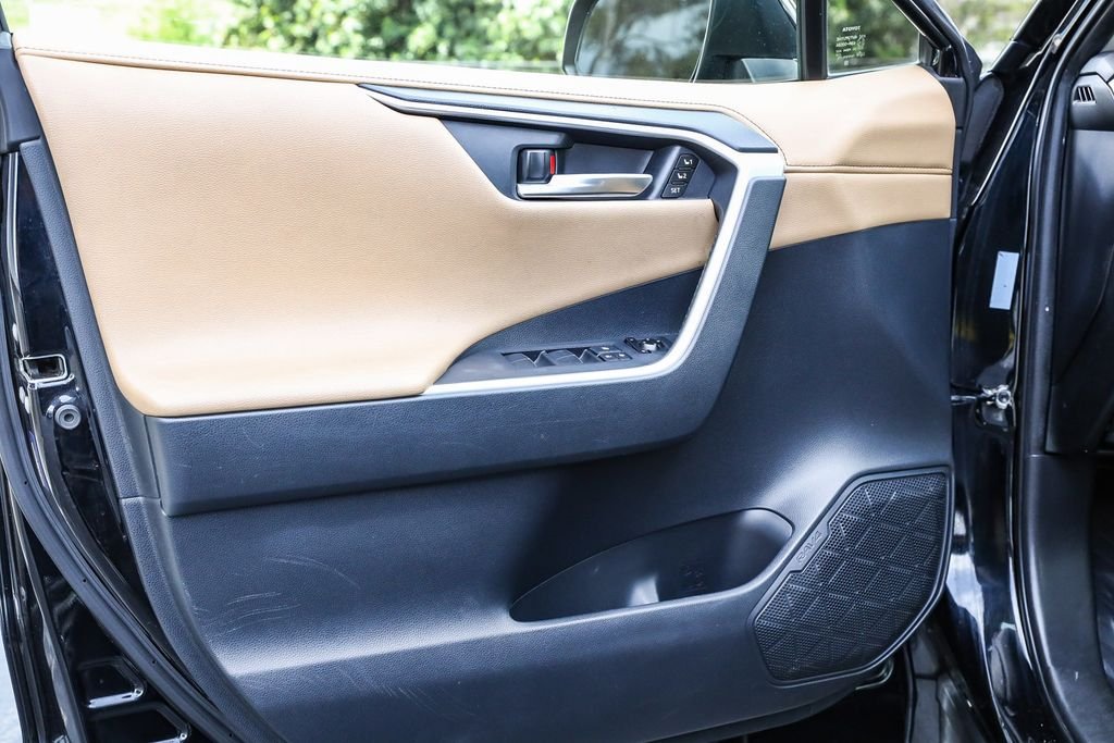 Used 2019 Midnight Black Metallic Toyota Limited image 20