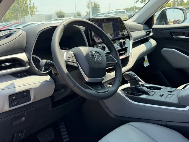 New 2026 Wind Chill Pearl Toyota XLE image 9