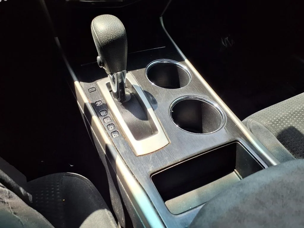 Used 2014 White Nissan 2.5 S image 8