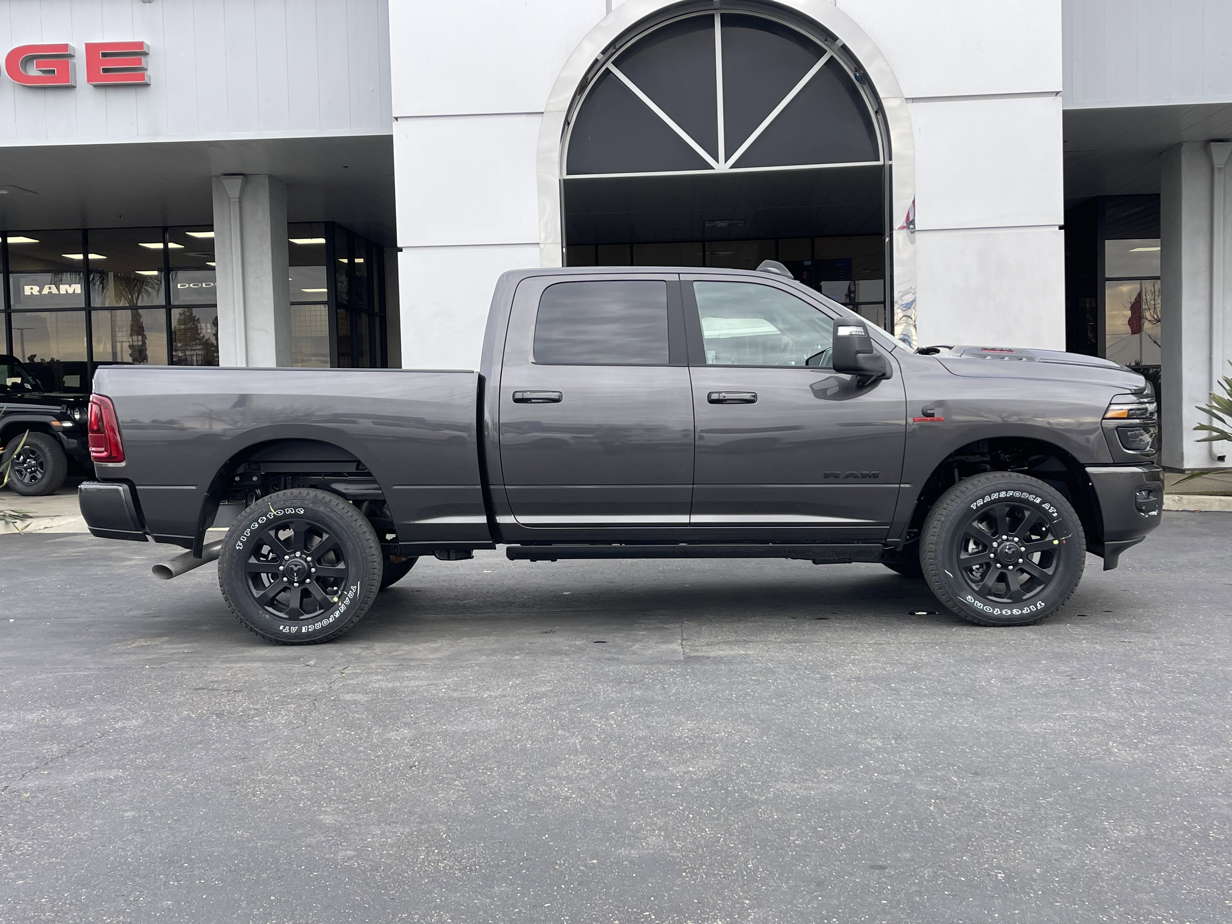New 2026 Granite Crystal Metallic Clear-Coat Exterior Paint RAM Laramie image 7