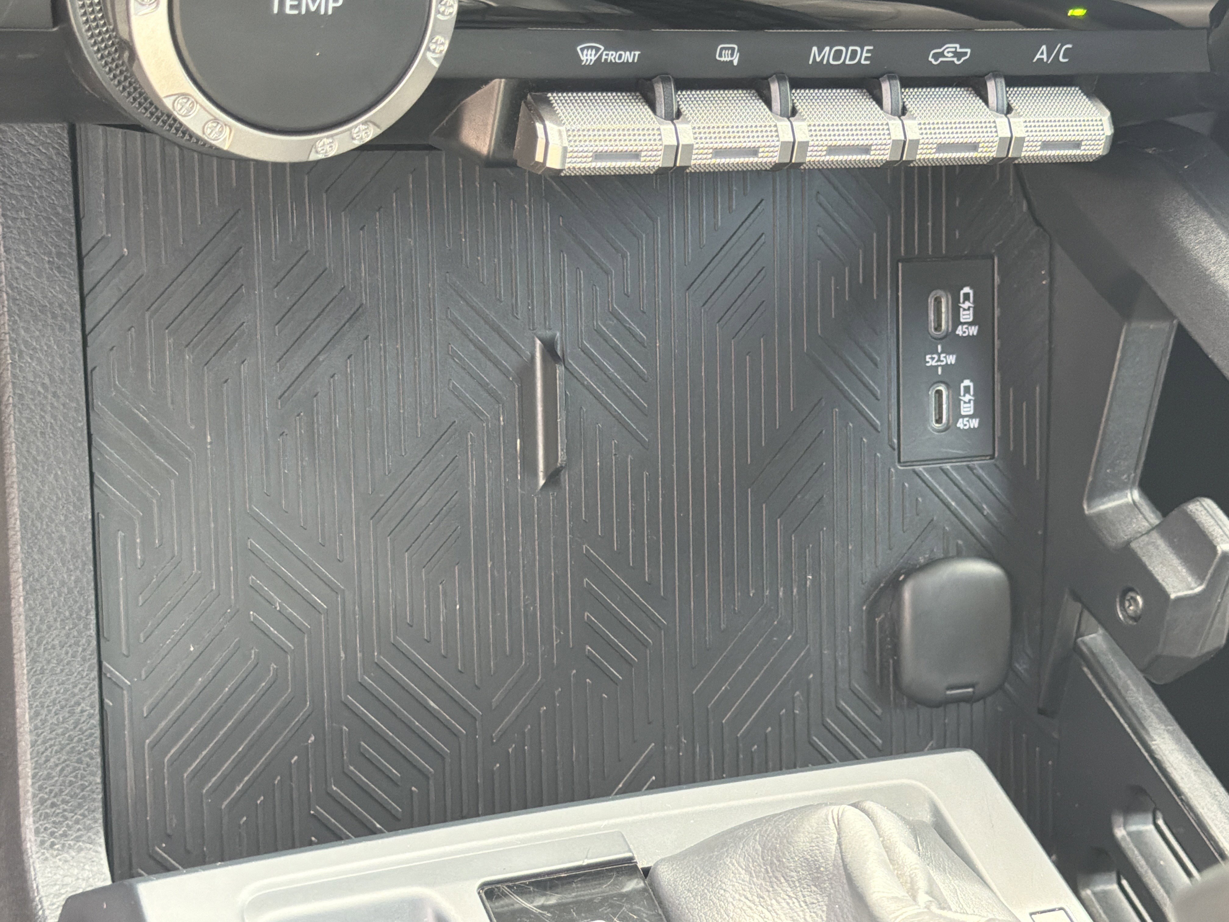 Used 2025 Underground Toyota SR5 image 33