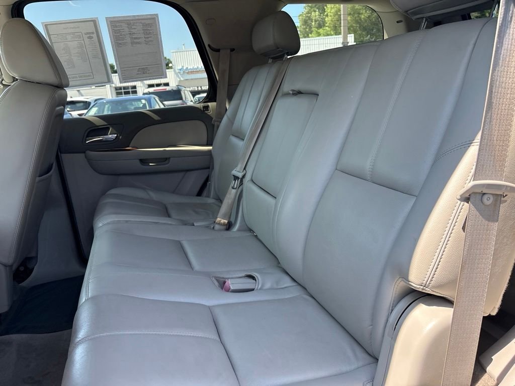 Used 2008 Silver Chevrolet LTZ image 23