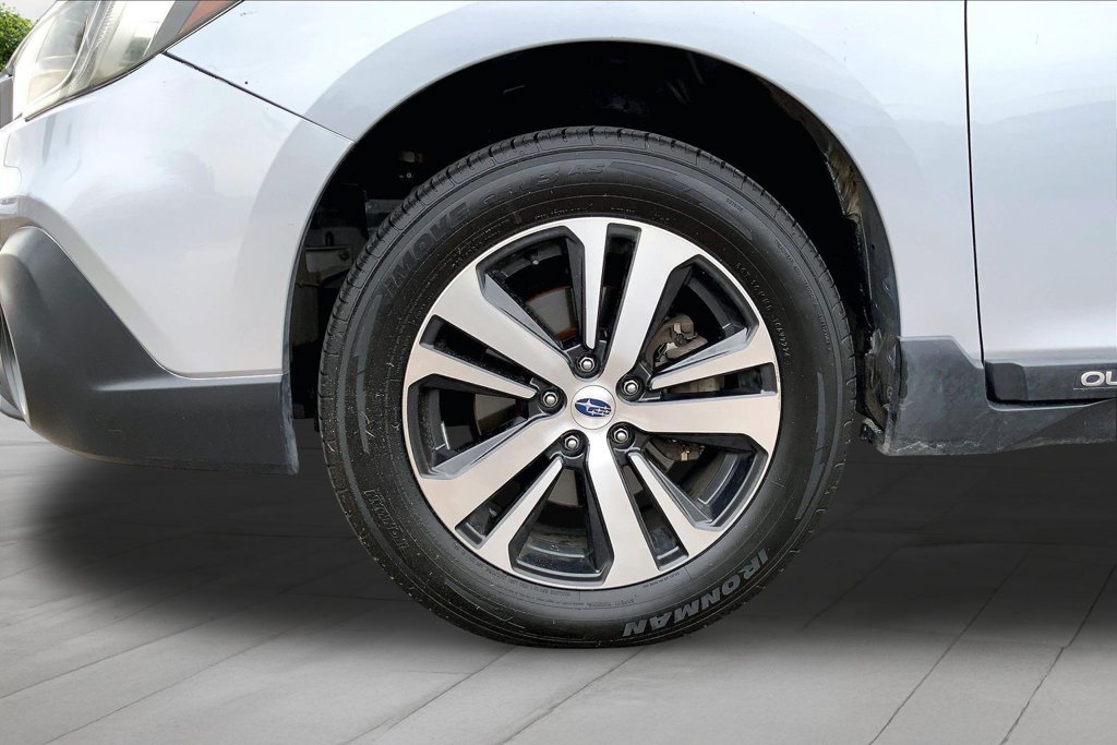 Used 2019 Silver Subaru 2.5i image 34