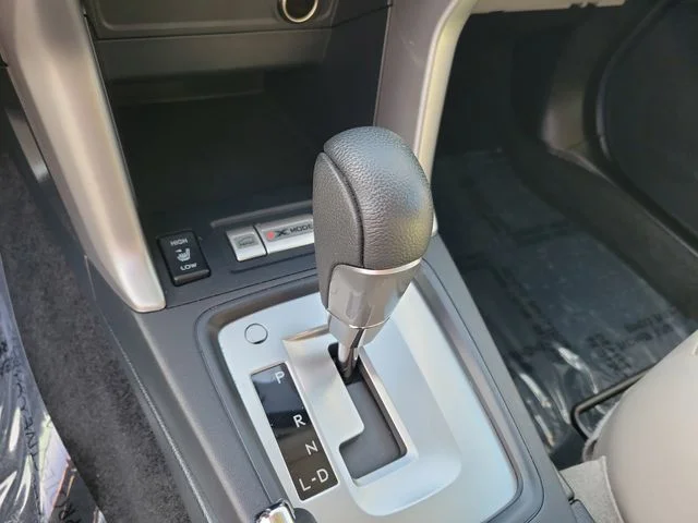 Used 2018 Silver Subaru 2.5i Limited image 24
