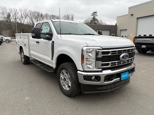 New 2026 White Ford XLT image 1