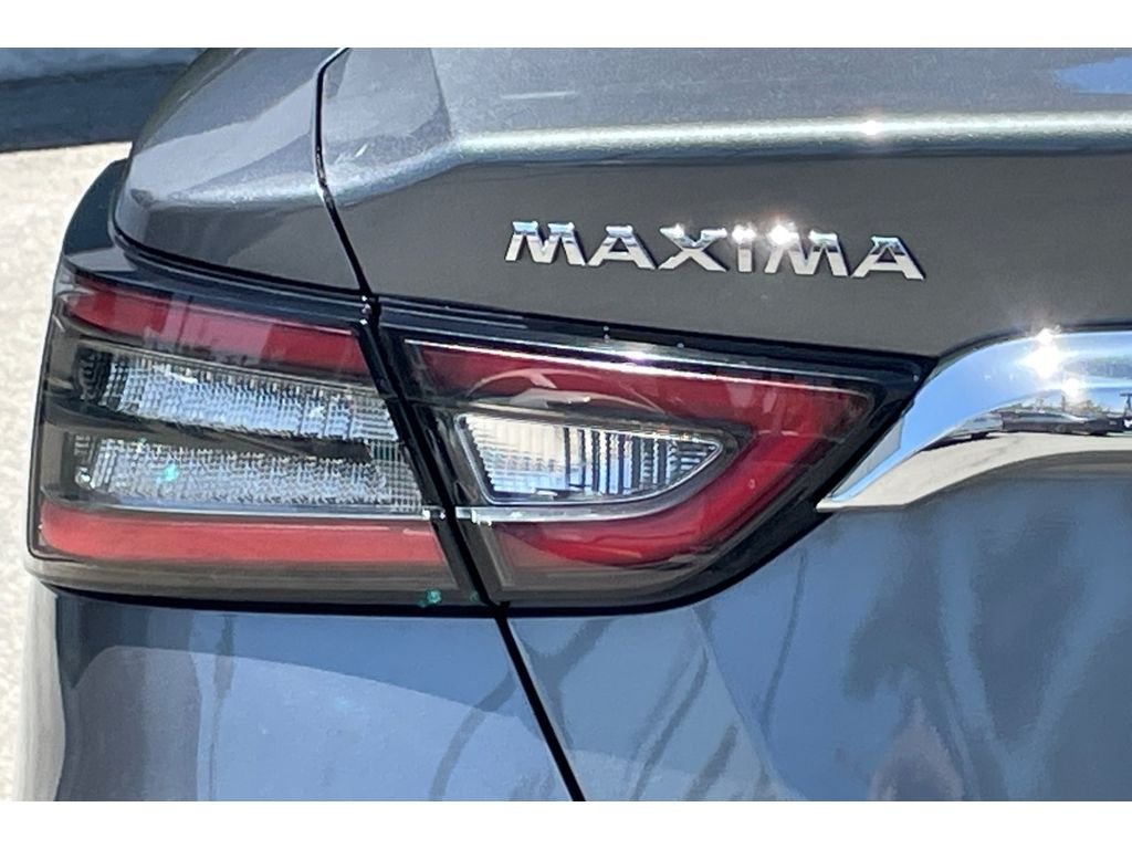 Used 2019 Gun Metallic Nissan S image 42