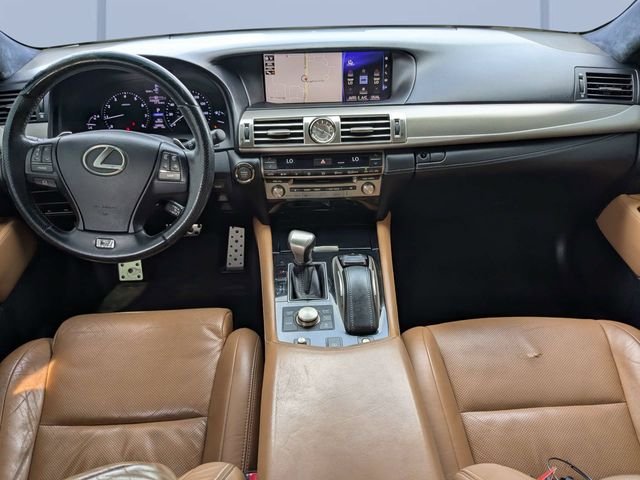 Used 2016 White Lexus 460 image 13