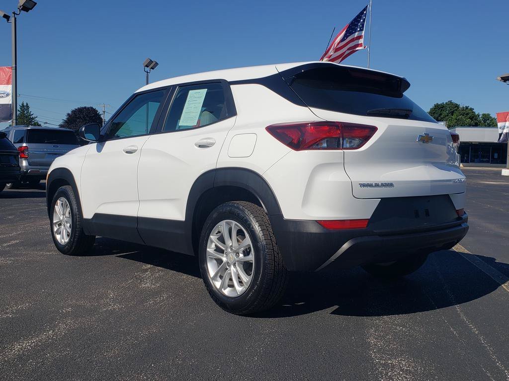 Used 2024 Summit White Chevrolet LS image 6