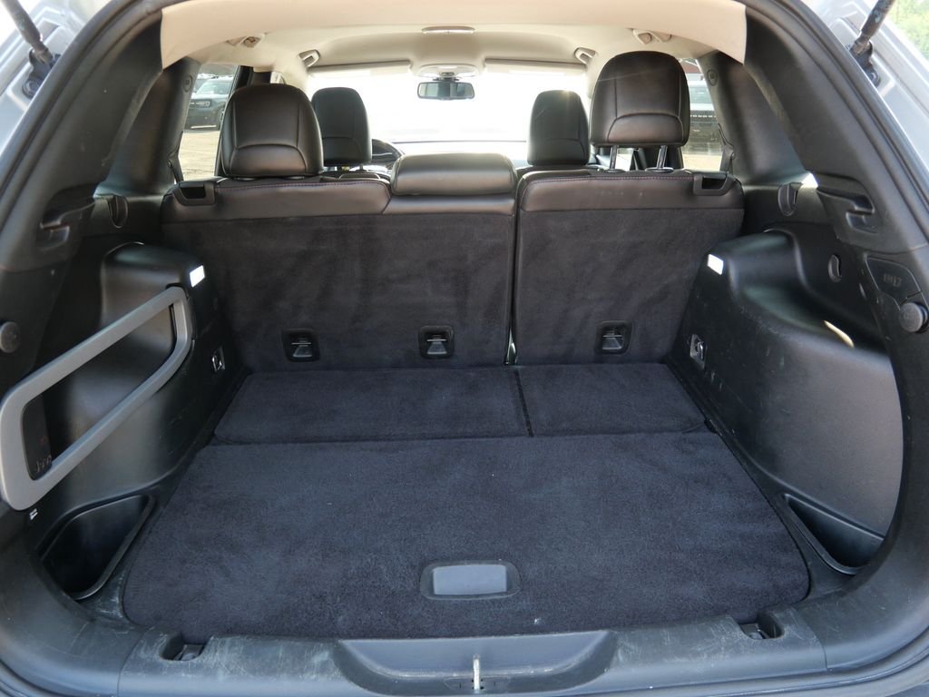 Used 2017 Silver Jeep Trailhawk image 9