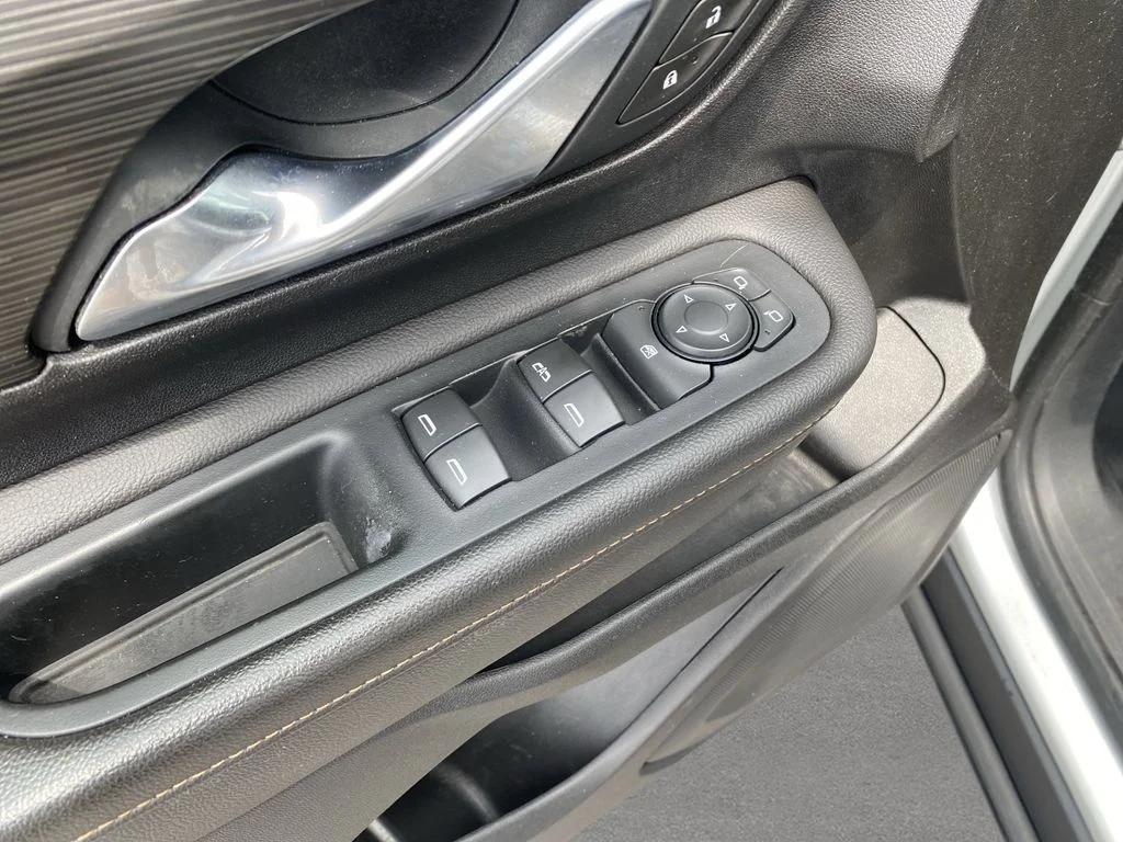 Used 2019 Quicksilver Metallic GMC SLT image 17