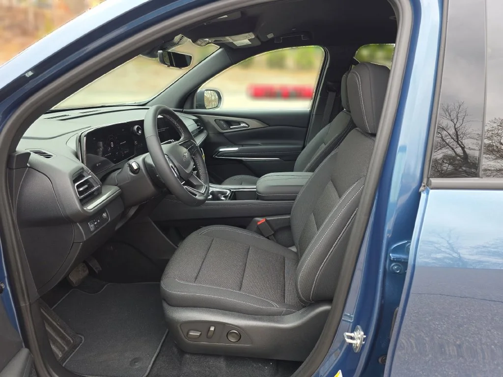 2026 Chevrolet Traverse LT - Photo 38
