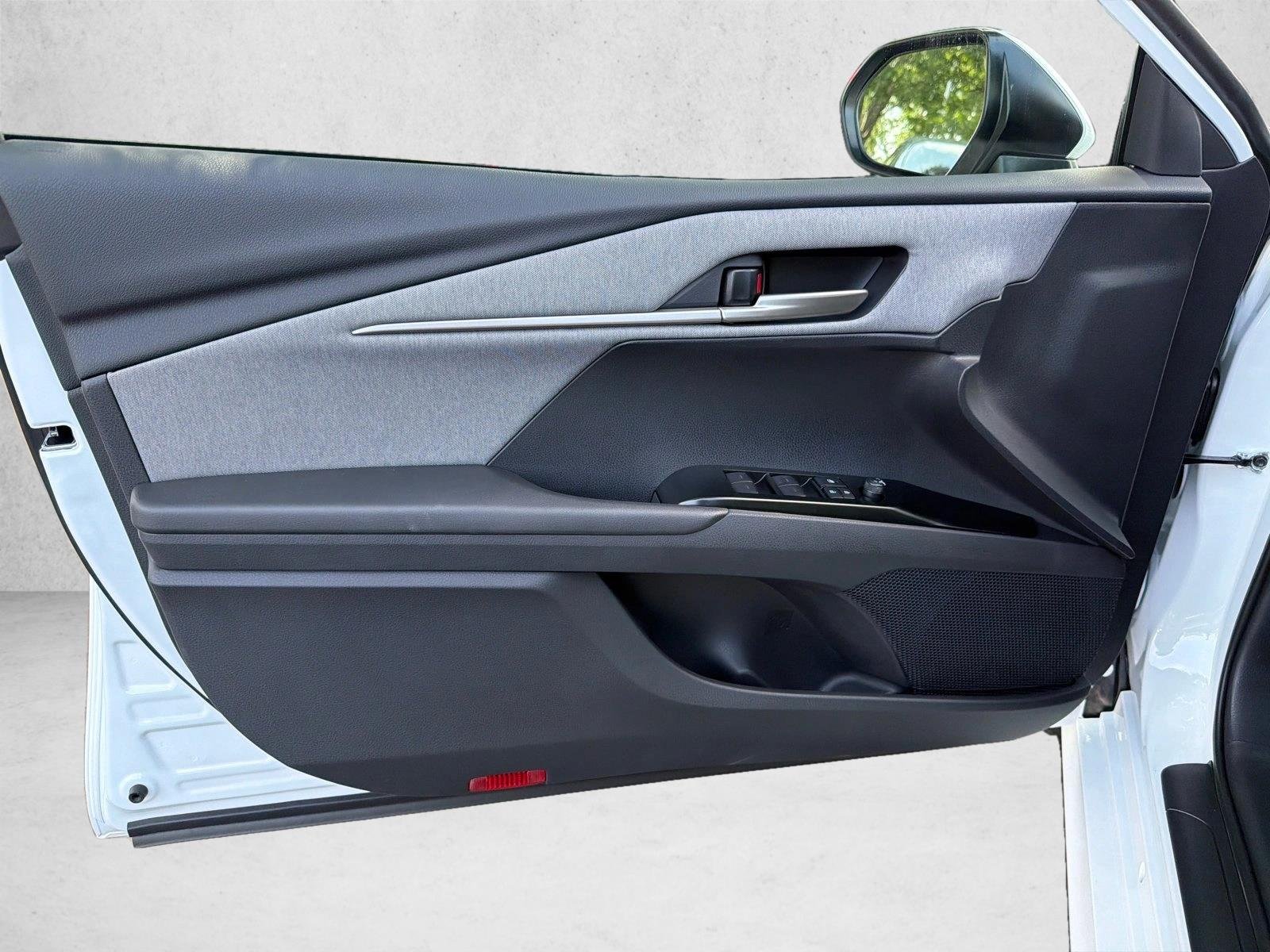 New 2026 Ice Cap Toyota LE image 10