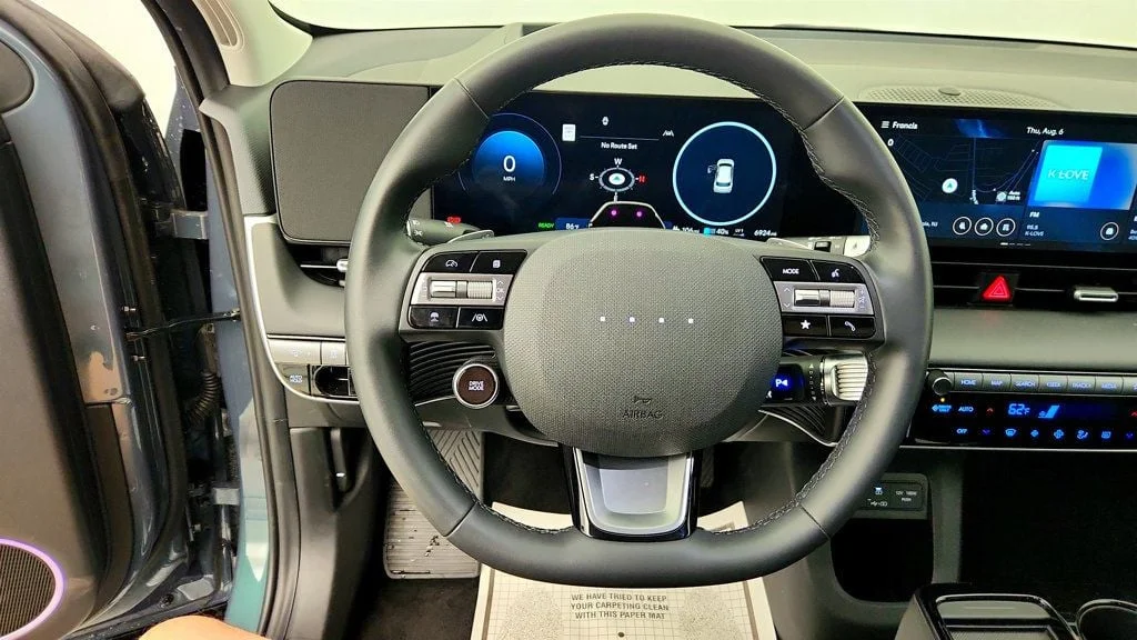 Used 2025 Digital Teal Hyundai Limited RWD image 14