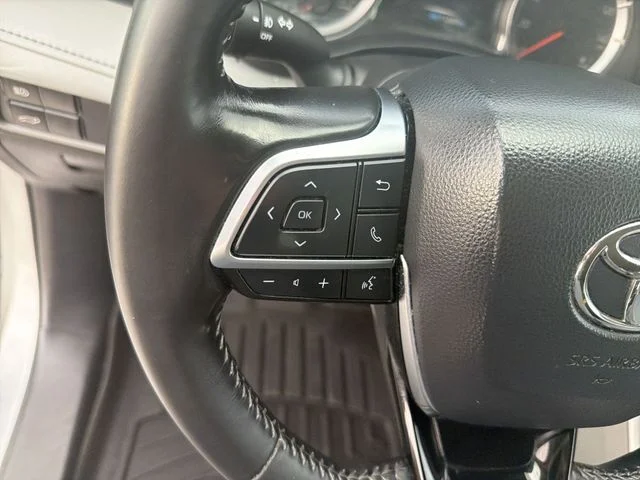 Used 2021 Silver Toyota LE image 17
