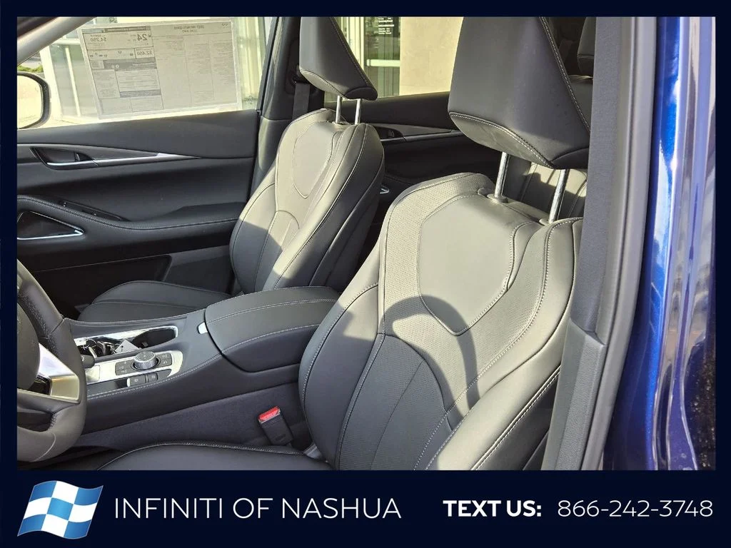 New 2027 GRAND BLUE INFINITI Luxe AWD image 7