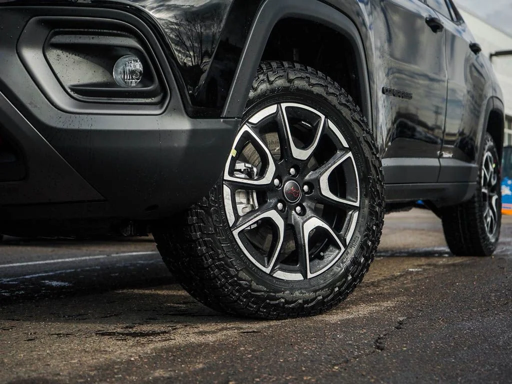 2026 Jeep Compass Trailhawk - Photo 6