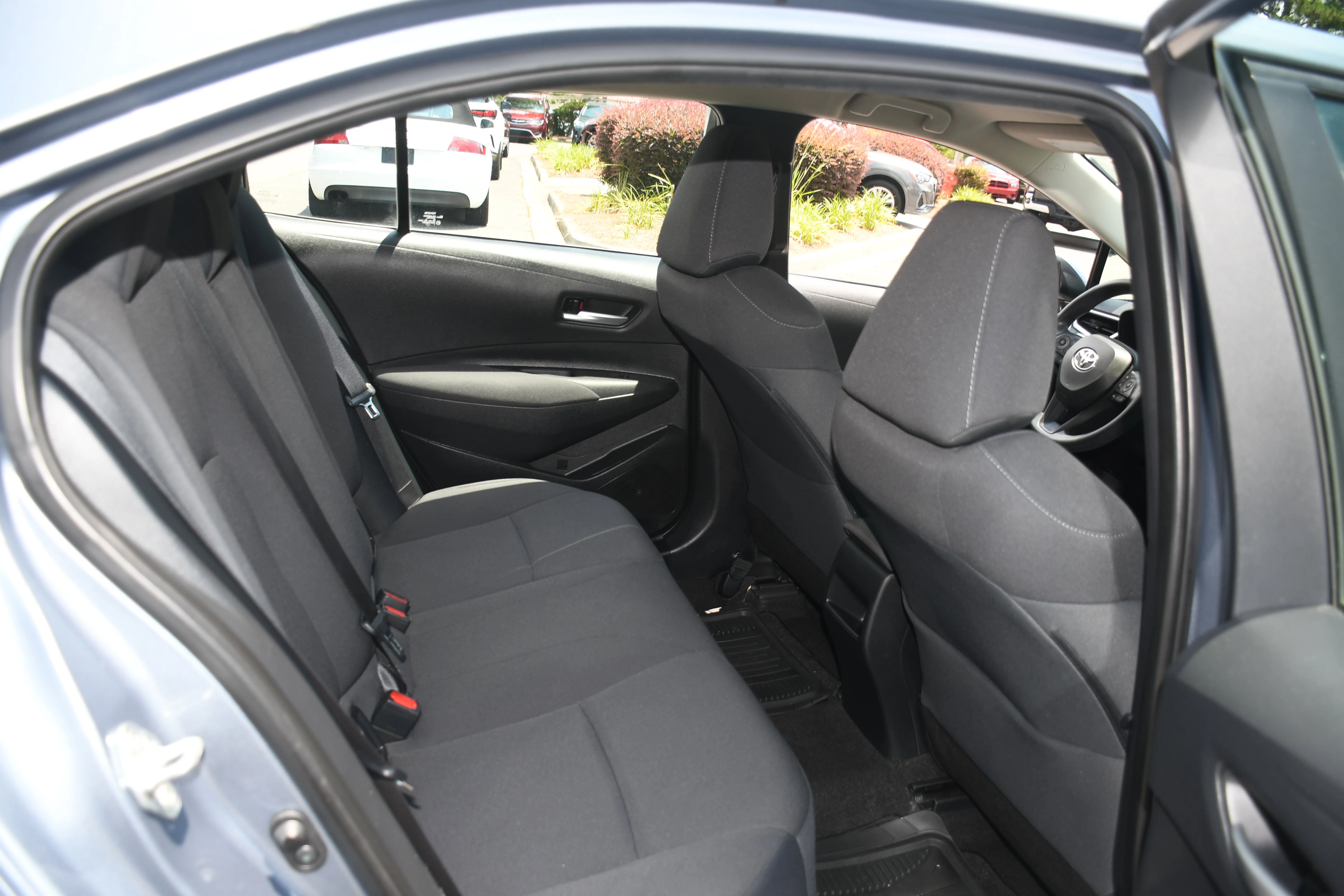 Certified Used 2020  Toyota LE image 15