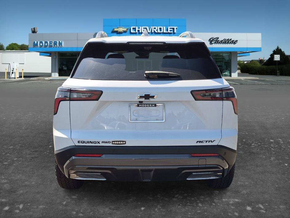 New 2026 Polar White Tricoat Chevrolet ACTIV image 4