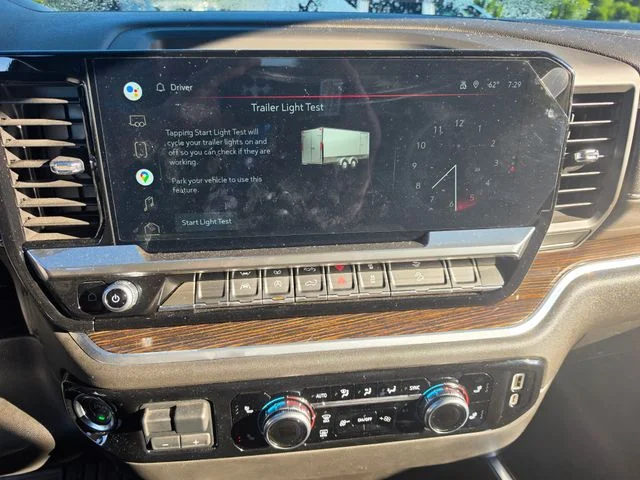 Used 2022 White GMC Elevation image 18