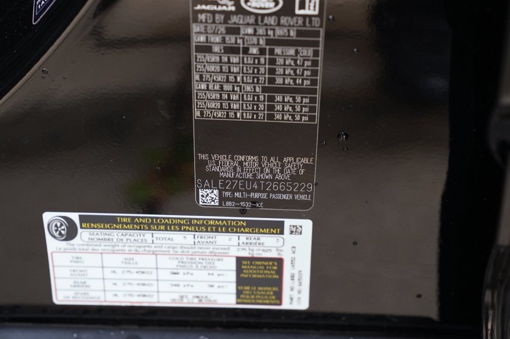 New 2026 Santorini Black Land Rover X-Dynamic SE image 33