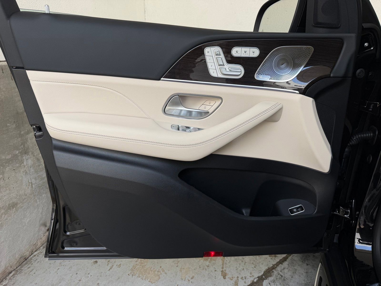 New 2026 Obsidian Black Metallic Mercedes-Benz GLS 450 image 42