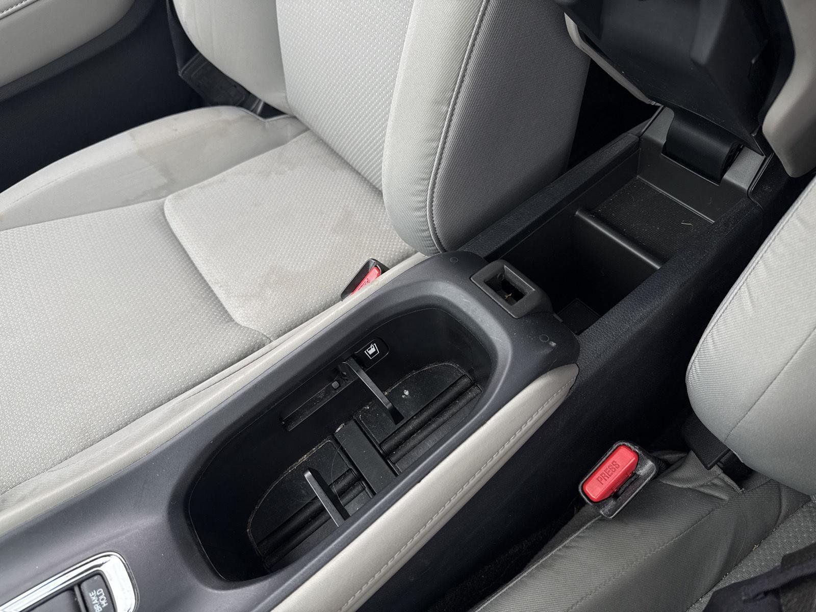 Used 2019 Platinum White Pearl Honda EX image 17