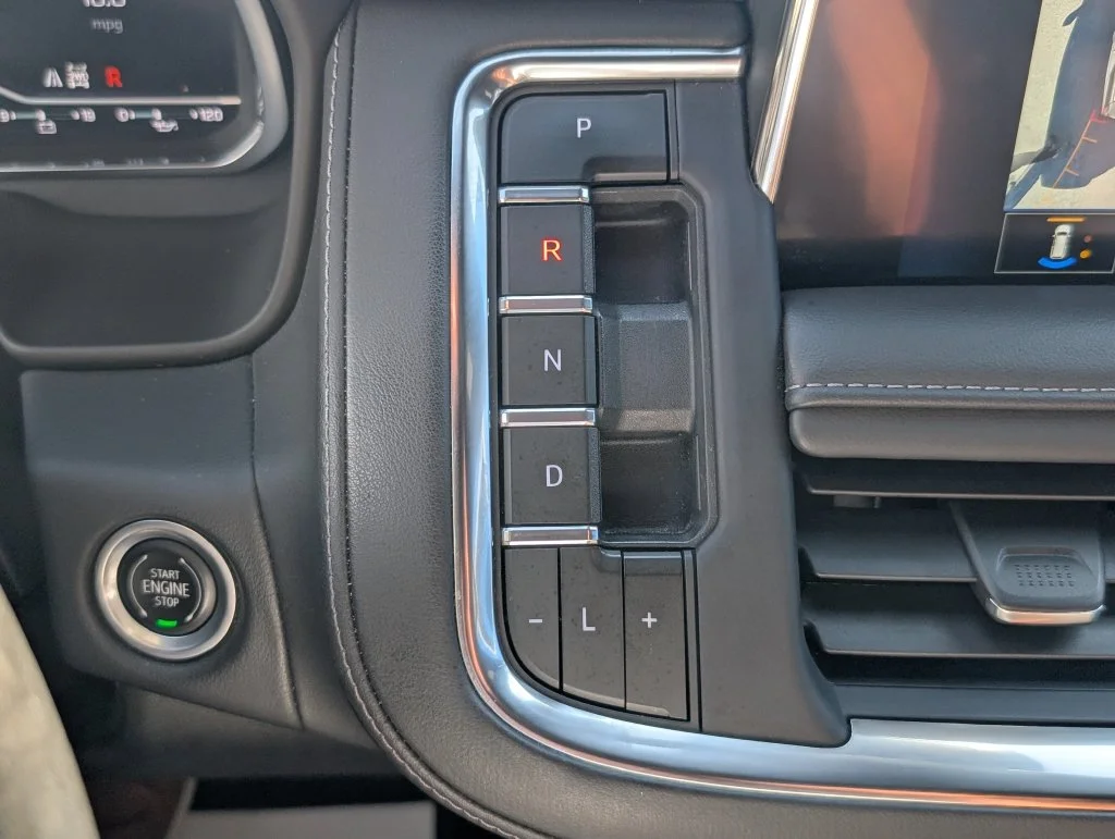 Certified Used 2023 White Chevrolet Z71 image 29