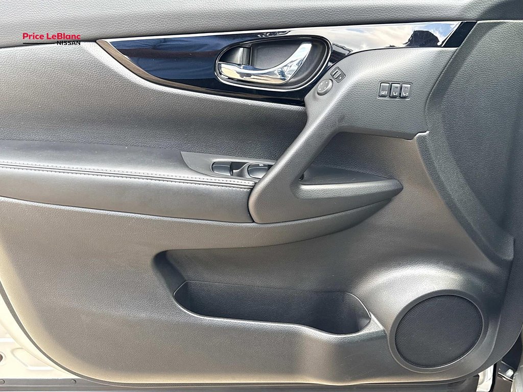 2022 Nissan Rogue Sport SL - Photo 17