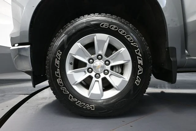 Used 2023 Gray Chevrolet LT image 13