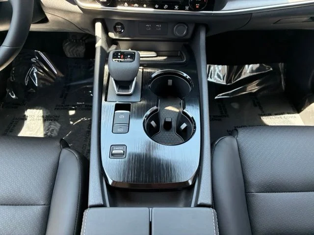 New 2026 Everest White Pearl Tricoat Nissan Dark Armor image 12