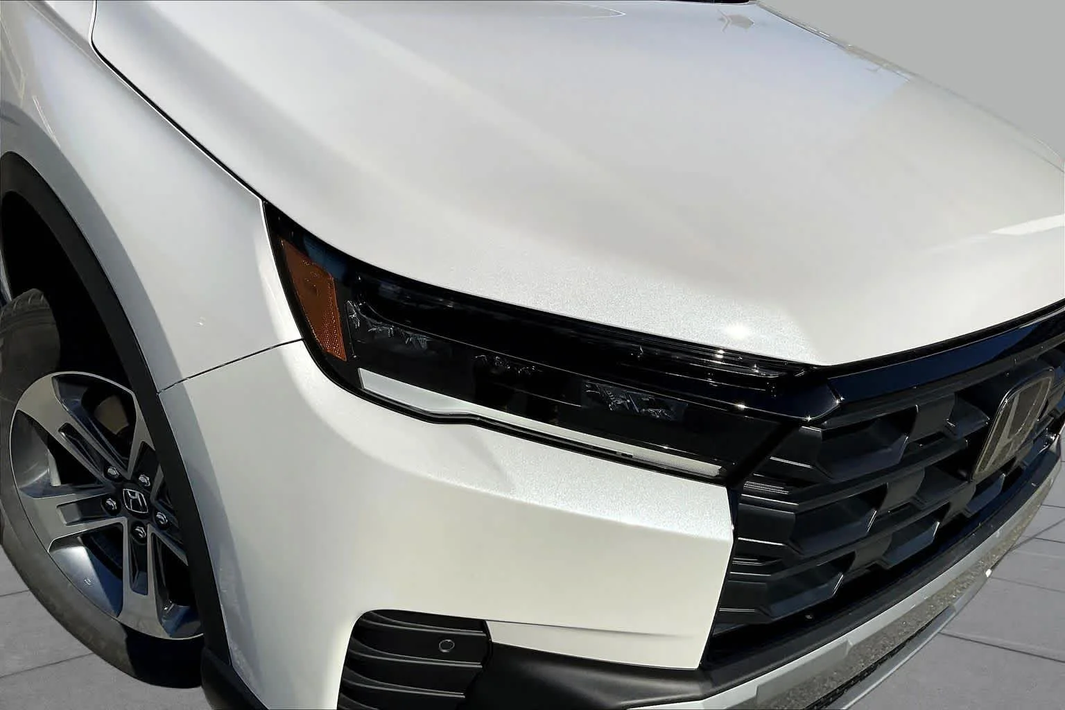 New 2026 Platinum White Pearl Honda EX-L image 13