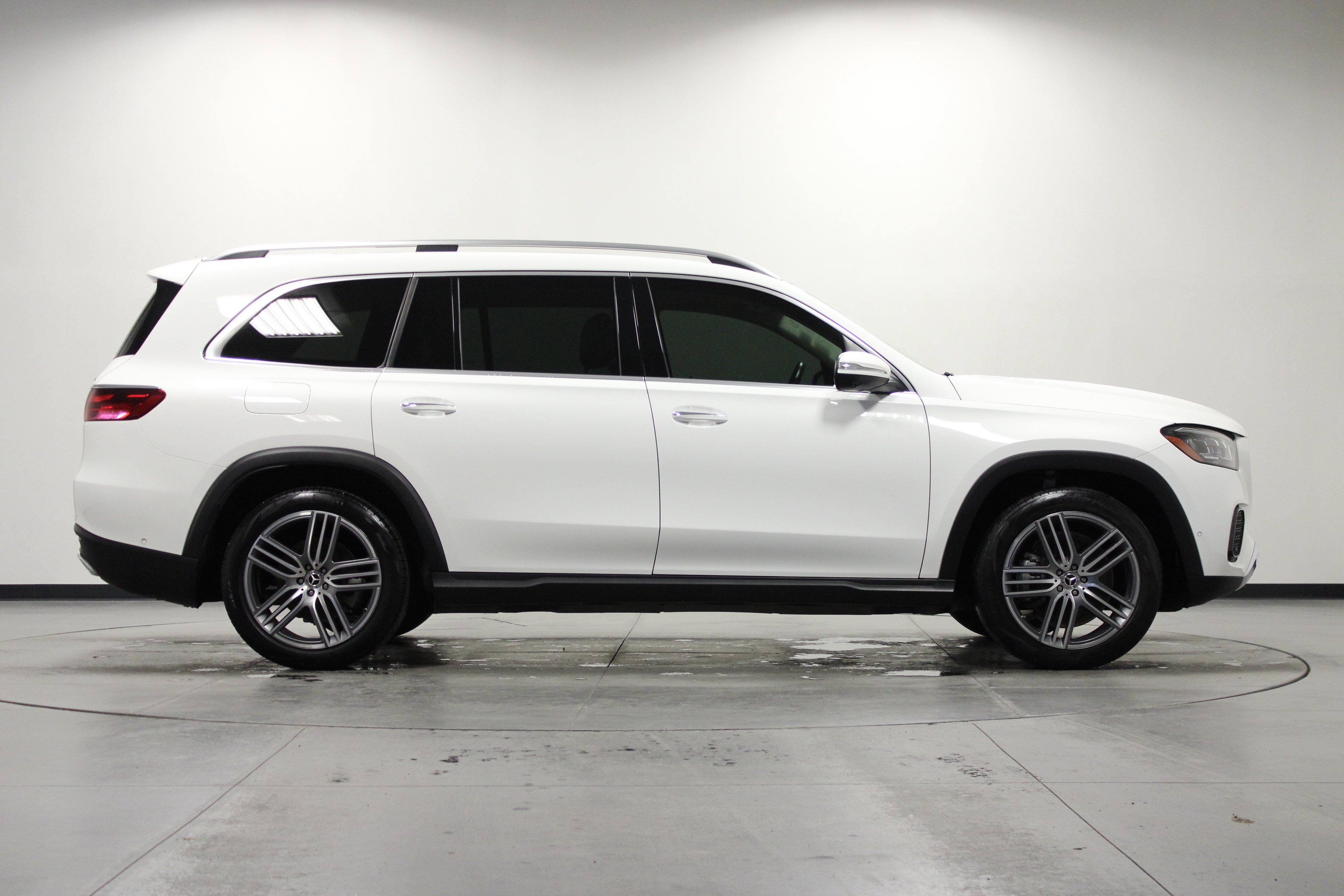 Used 2024 Polar White Mercedes-Benz GLS 450 image 3