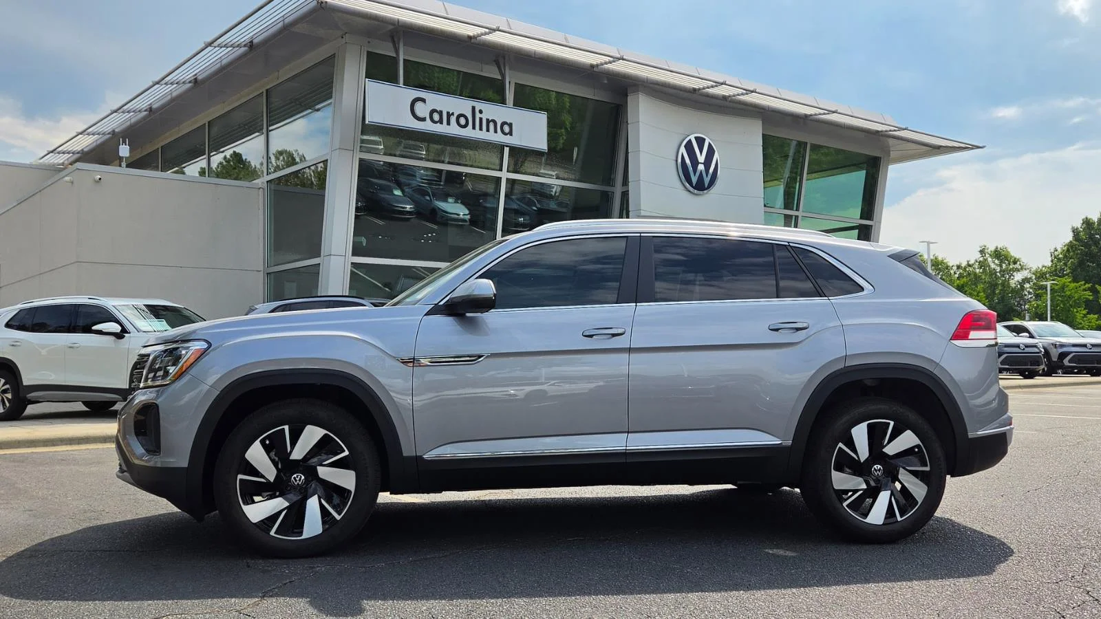 New 2026 silver mist metallic Volkswagen 2.0T SEL image 2