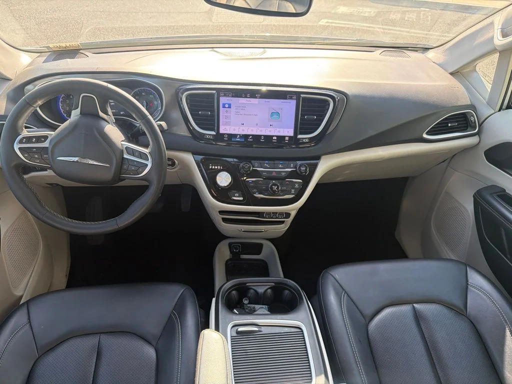 Used 2024 Silver Chrysler Touring L image 10