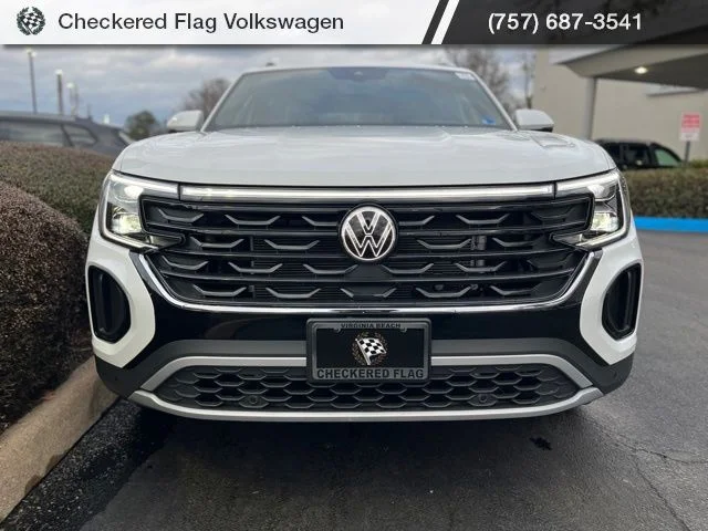 New 2026 White Volkswagen 2.0T SE w/Technology image 13