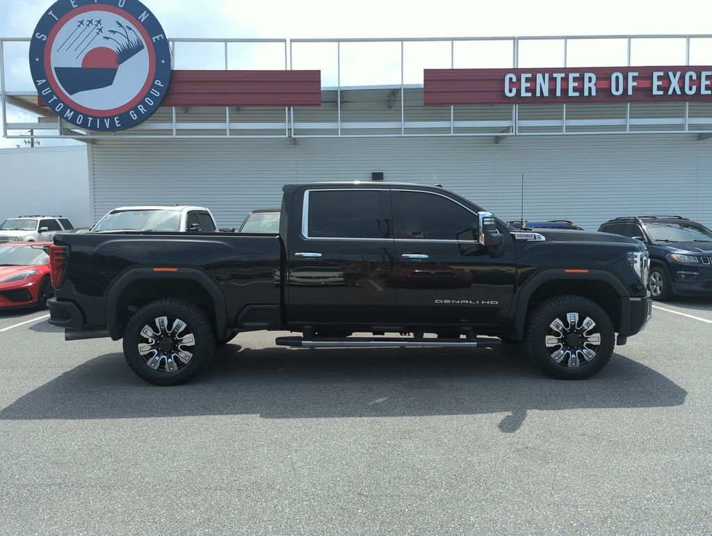 Used 2025 Black GMC Denali image 7