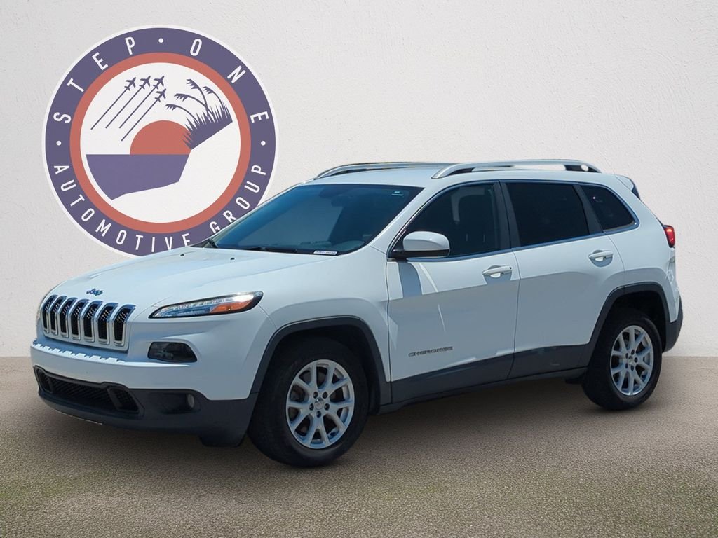 Used 2017 Jeep Cherokee Latitude with VIN 1C4PJLCBXHW573426 for sale in Crestview, FL
