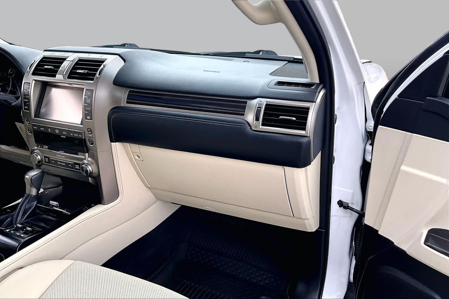Used 2020 Starfire Pearl Lexus Premium image 19