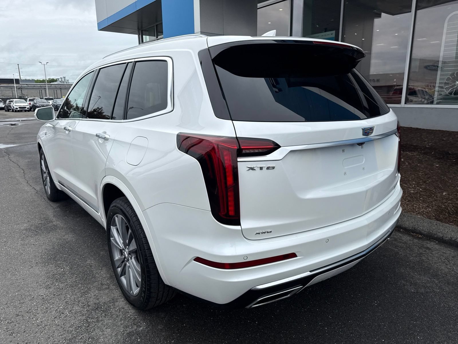 Used 2020 CRYSTAL WHITE TRICOAT Cadillac AWD Premium Luxury image 8